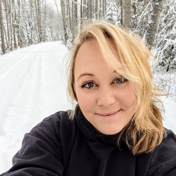 Meet your Posher, Clea - Picture 1 of 2